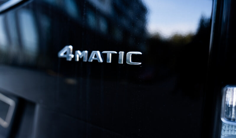 
								Mercedes-Benz  V300d full									