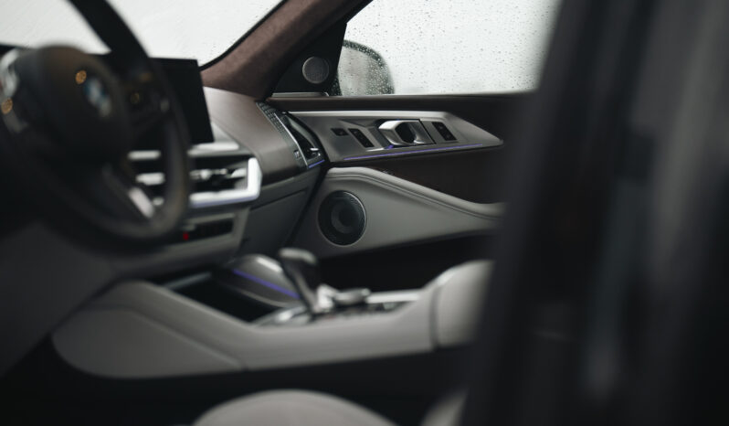 
								BMW XM full									