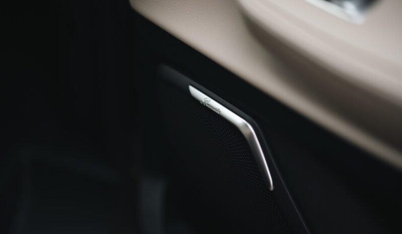 
								Mercedes-Benz V300D full									