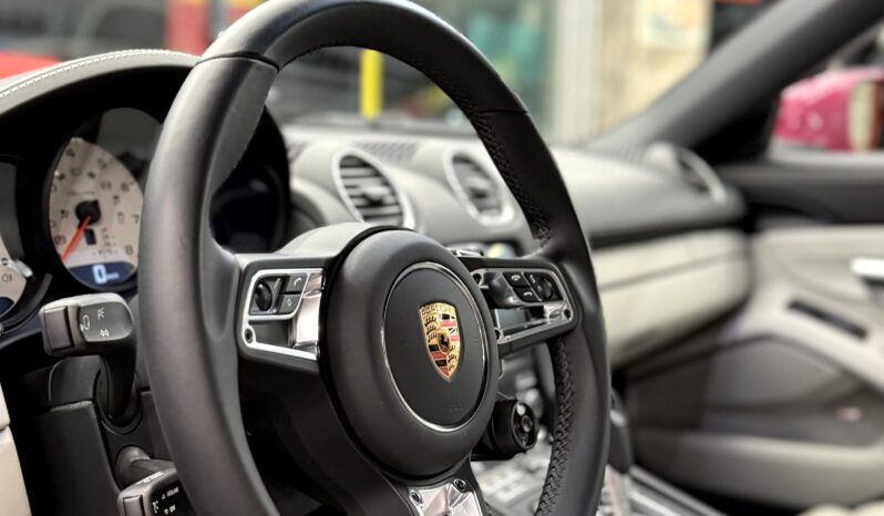 
								Porsche 718 Boxster full									