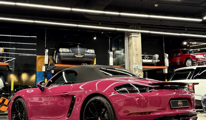 
								Porsche 718 Boxster full									